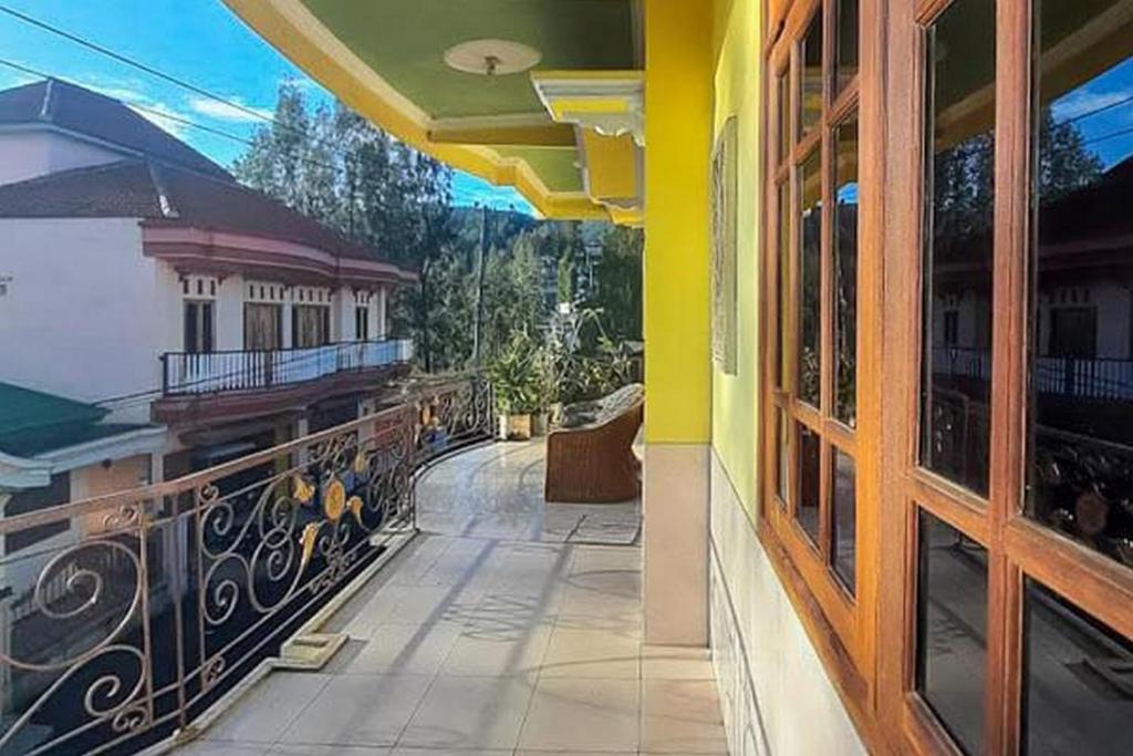 Exterior view, Bromo Indah Lestari Homestay Mitra RedDoorz in Bromo