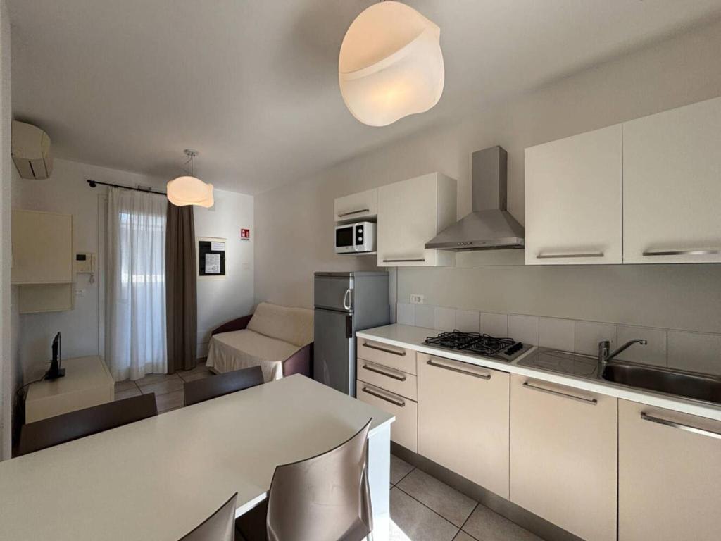 Recently built flat with pool and balcony - 2