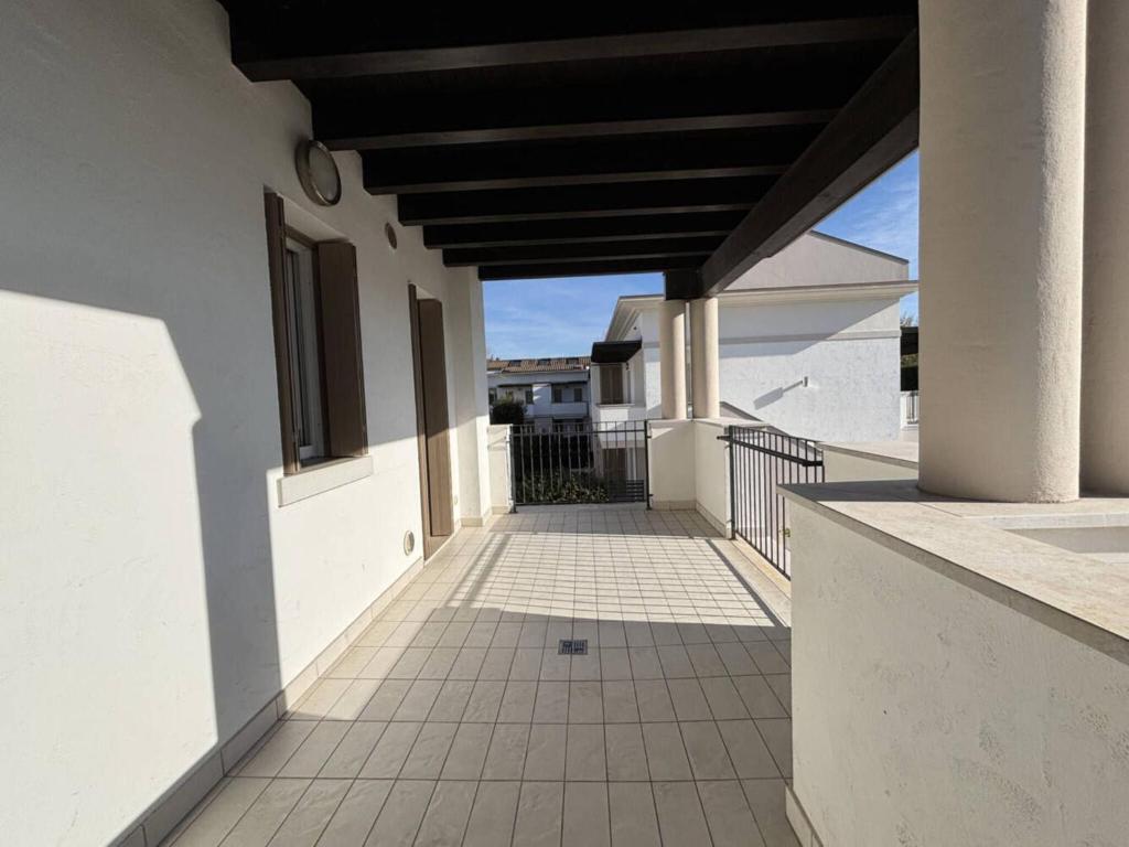 Recently built flat with pool and balcony - 4