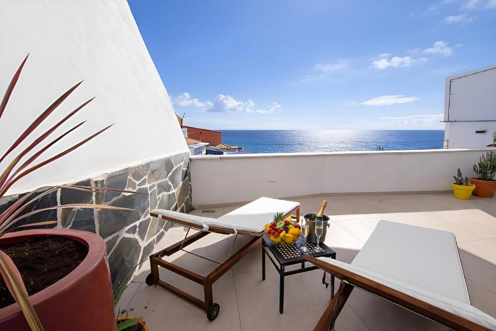Unique house with cave by the sea with private terrace - 1