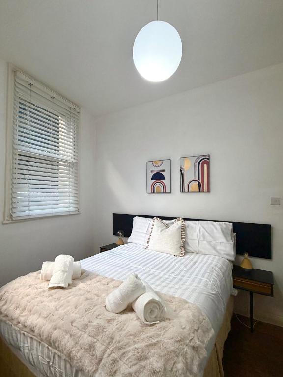 Georgian-style apartment - pet-friendly flat in central Bath