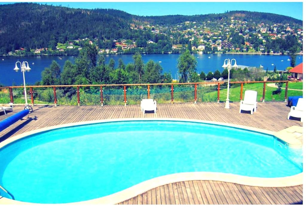 Beautiful lakeside cottage with panoramic views - 2