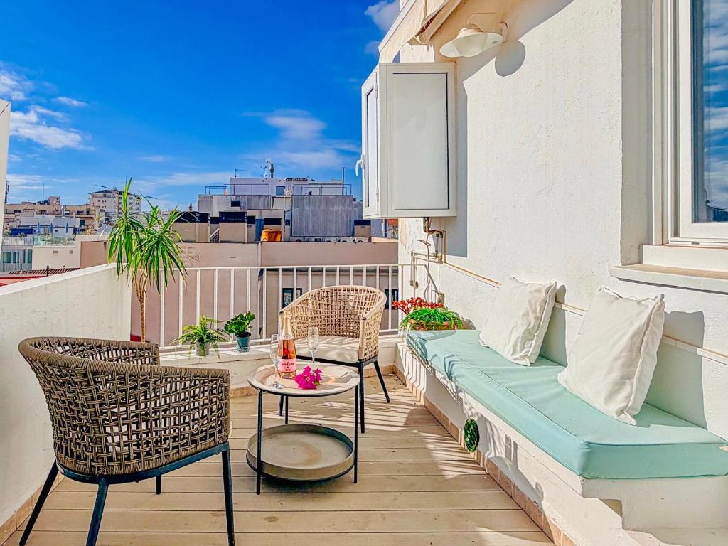 Bonaire Penthouse Sitges 2 terraces steps from beach - 1