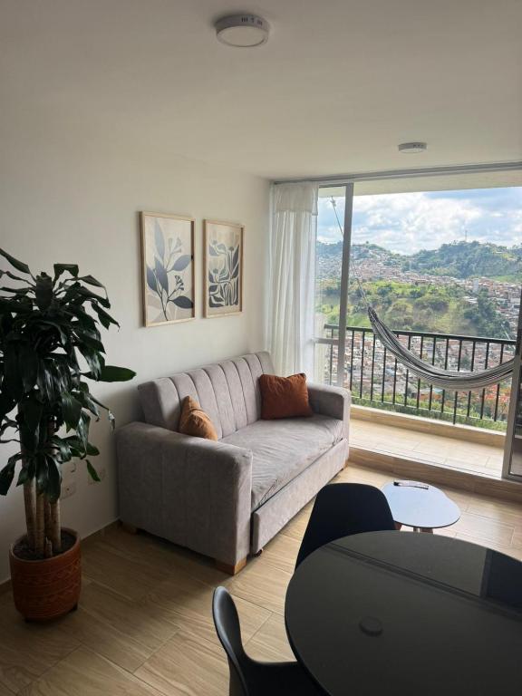 Apartamento nuevo en conjunto, Picina y Jacuzzi comunal - Parqueadero Privado - 1