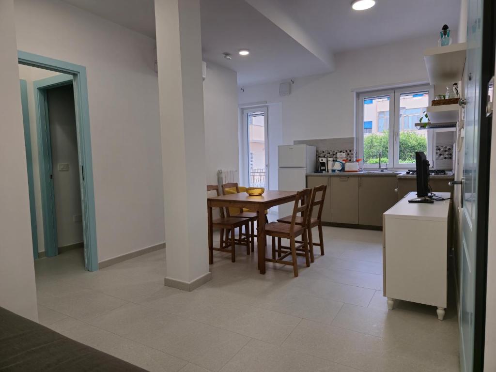 Casa Quarzo, elegante a due passi dal mare in zona servita - 2