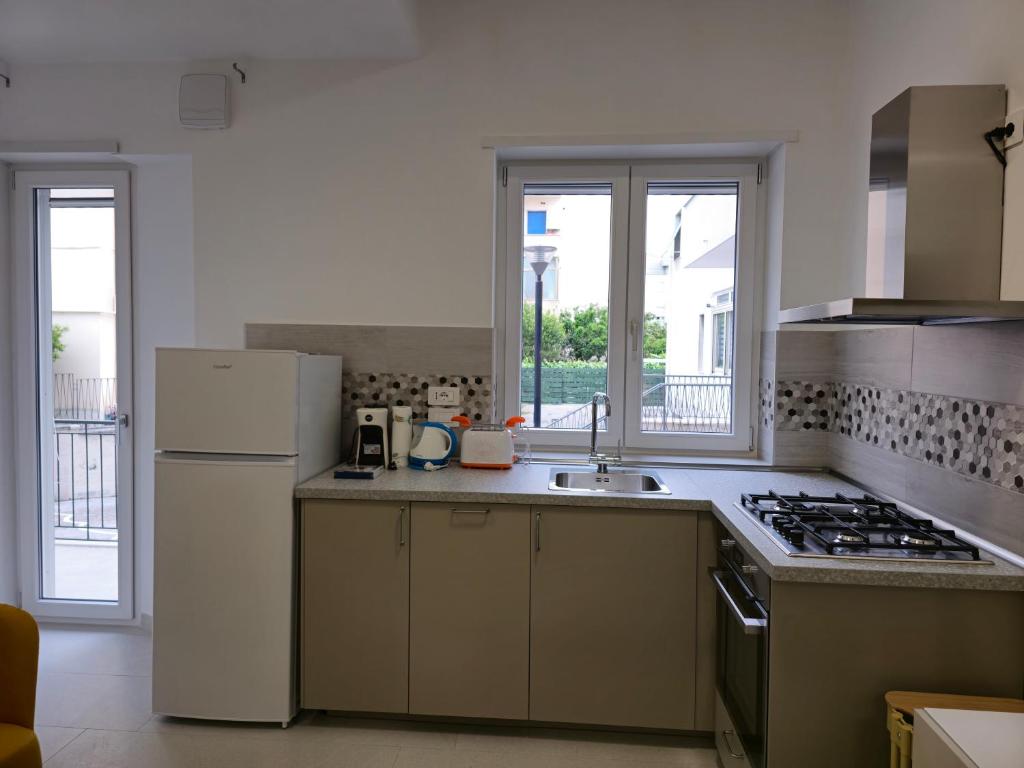 Casa Quarzo, elegante a due passi dal mare in zona servita - 4