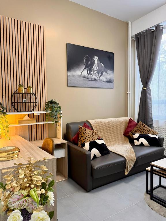 Charming Apartment in Paris Center Metro 6 Glacière & M7 Les Gobelins - 1