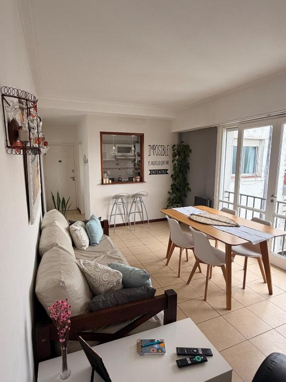 Departamento céntrico con terraza en Mar del Plata - 1