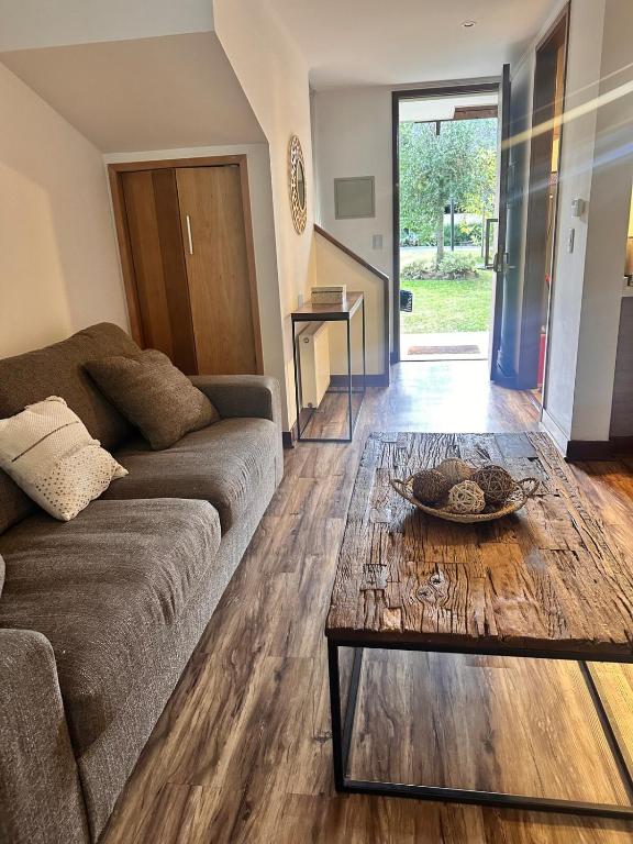 Hermosa Casa Familiar en Parque Pinares Pucón - 2
