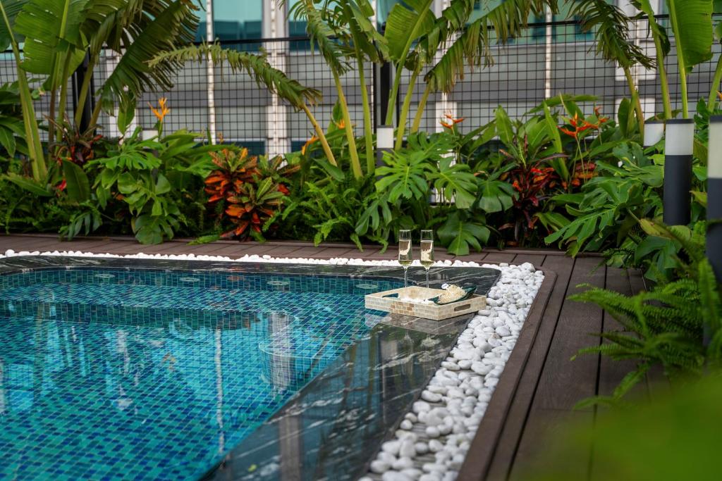 Swimming pool