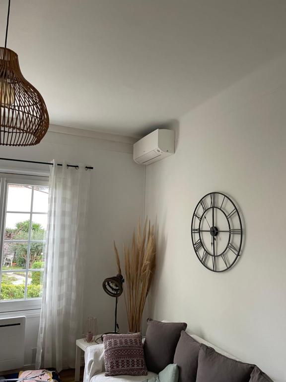 Grand F2 quartier Les Plaines, Boulouris proche mer et port Santa-Lucia - 2