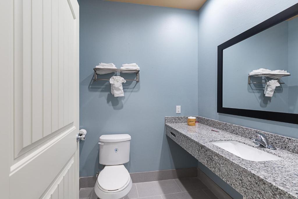 Scottish Inns & Suites - Crosby photo