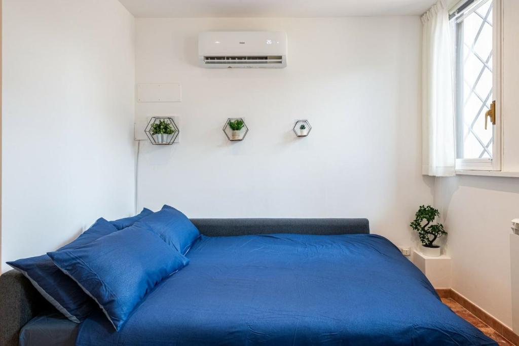 Iris Apartment with Jacuzzi - Easy City Access - 4