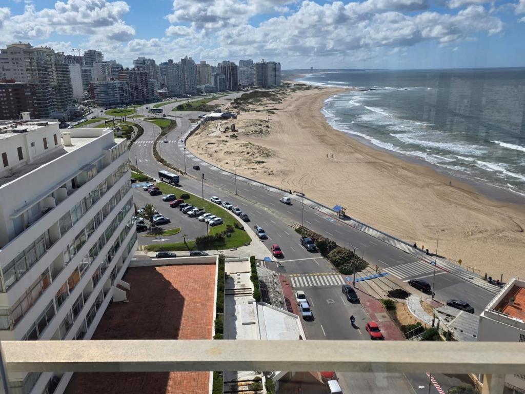 Punta del Este Santos Dumont apto 1011 Excepcional vista al mar - 2