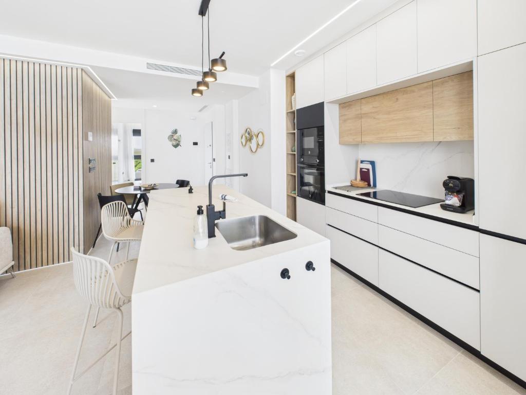 Luxury Apt with access to Europe's Largest Lagoon - 2