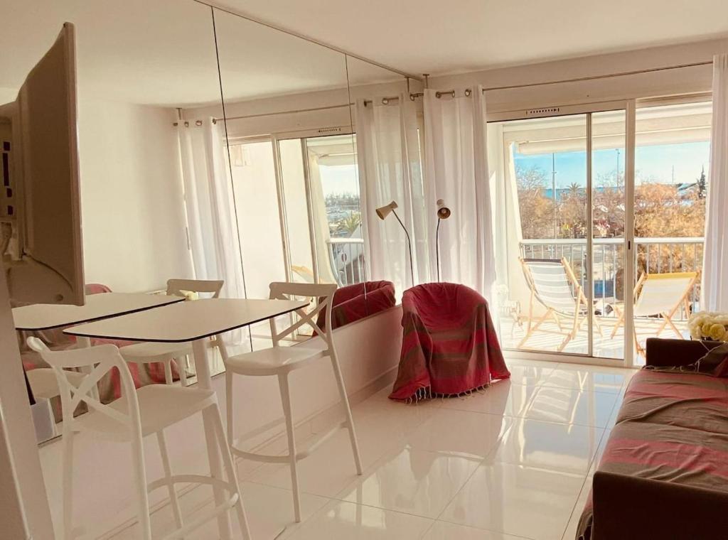 Studio 50 m du port et 200 m de la plage - 1