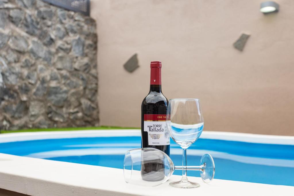 TenoHomes Sunny Terrace & Private Pool - 1