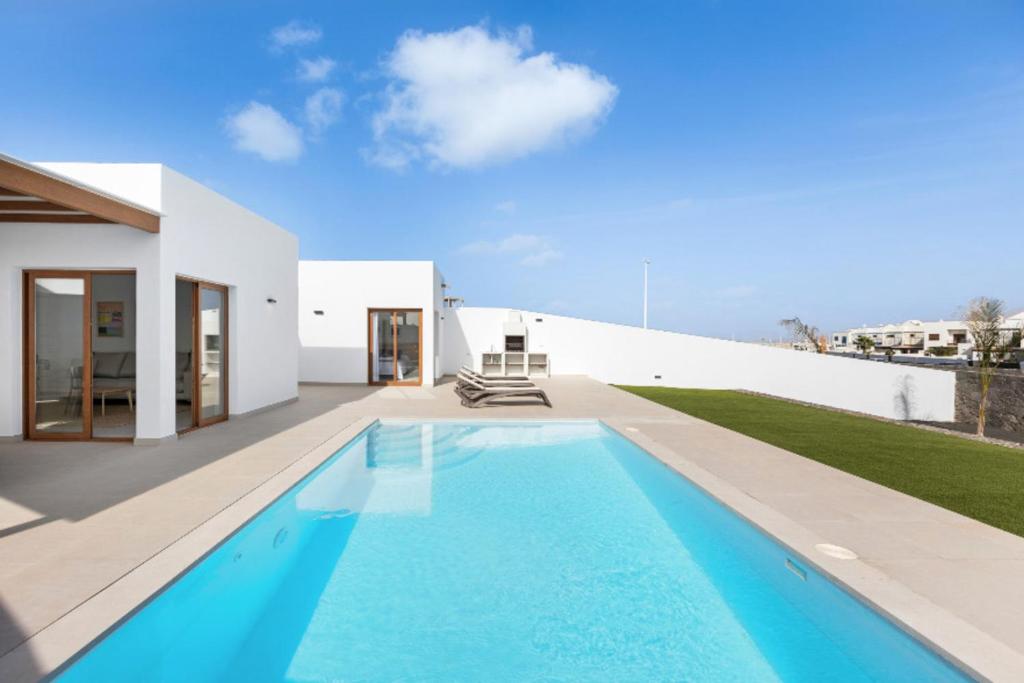 Villa Los Altos Navya 13B by Escape Home - 2