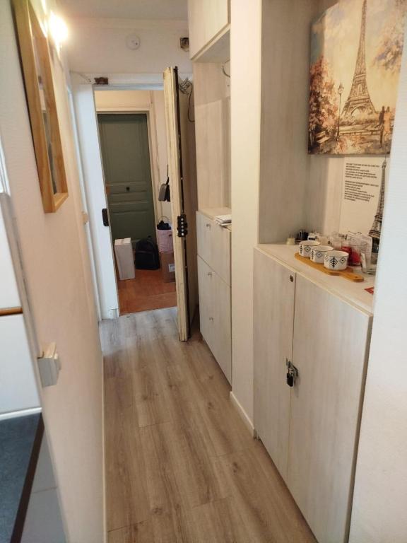 Chambre privée dans un appartement partagé, à 200m des Champs Elysees et de l'Arc de Triomphe - 3