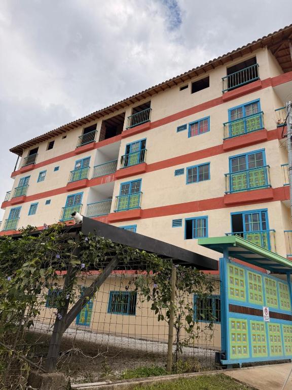 Apartamento céntrico, Guatape, cerca al malecon - 1
