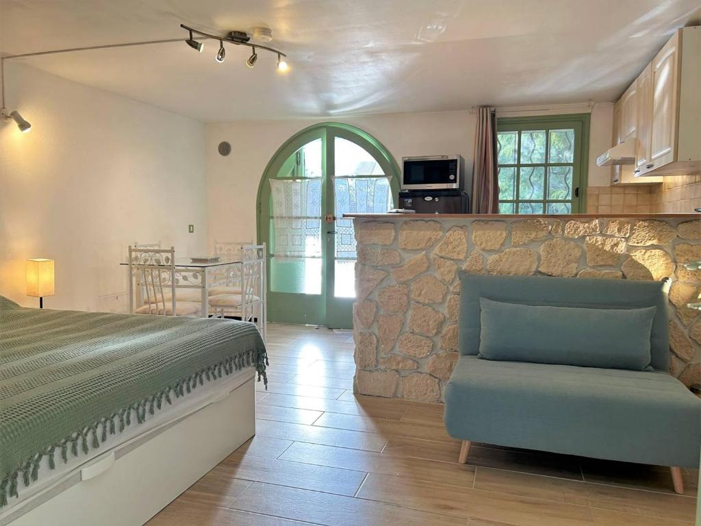 BO015-222 Studio 2 couchages BORMES LES MIMOSAS - 4