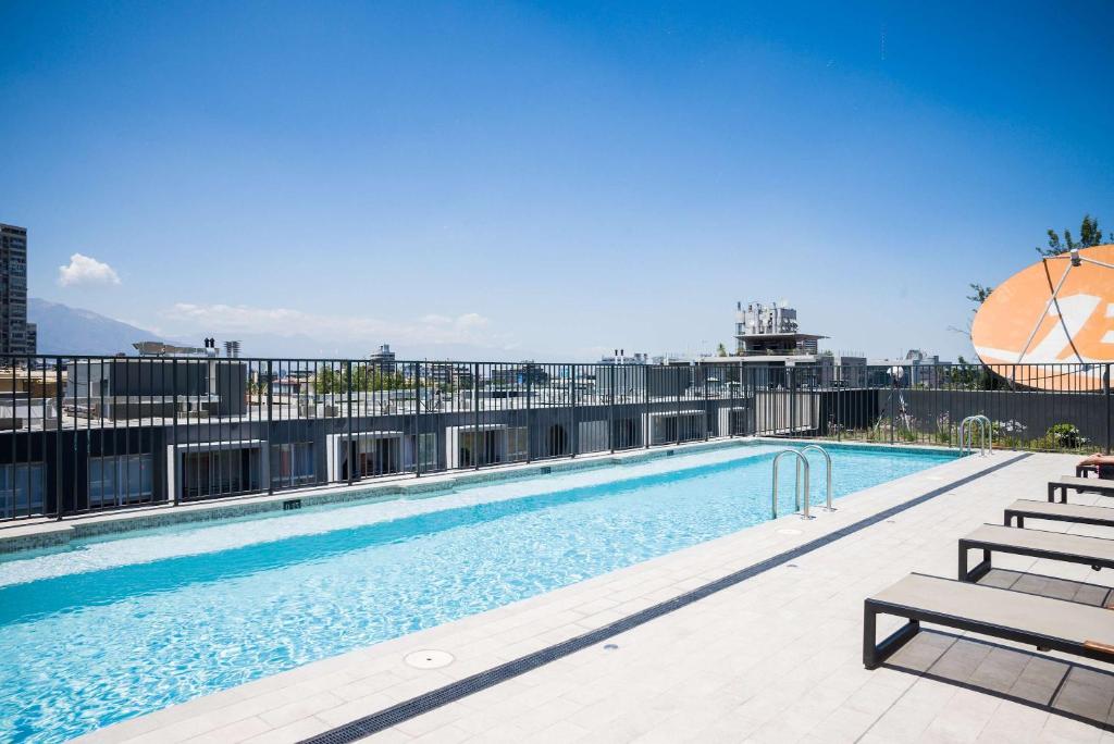 Chic 2BR Apt in Providencia with Pool & Gym - 5
