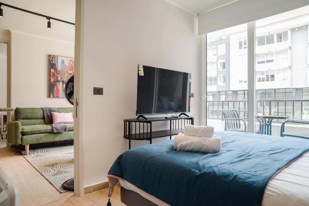 Chic 2BR Apt in Providencia with Pool & Gym - 4