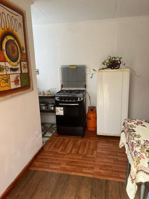 Departamento y posada a pocos metros del mar - 5