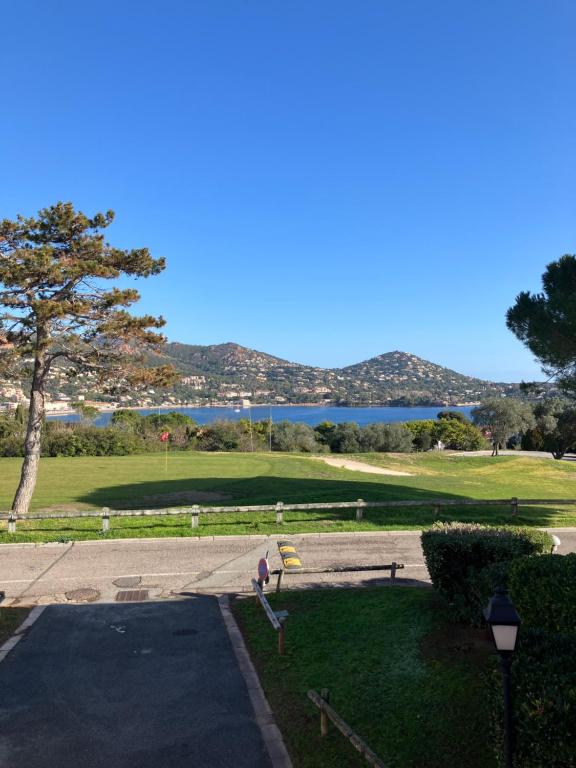 Joli meublé T2 au Cap Esterel vue Esterel et mer - 3