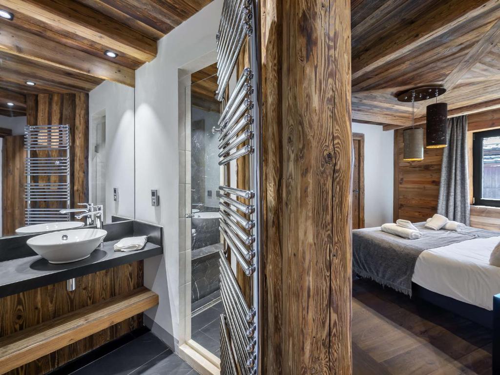 Appartement de luxe avec sauna et terrasse au centre de Val d'Isère - 4