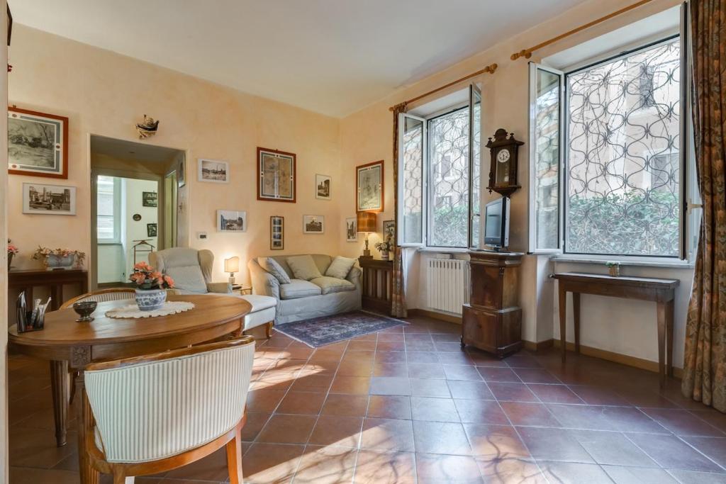 Charming Roman home by the Colosseum - 1