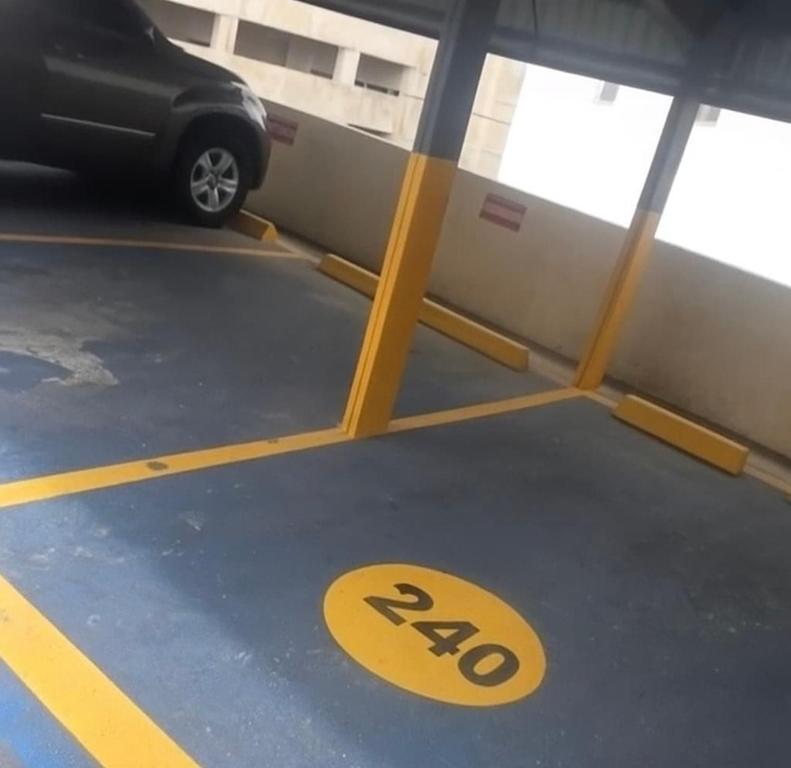 Apartamento de Lujo con Dos Dormitorios Un Parqueo Areas Sociales Puerto Santa Ana en Edificio Riverfront 2 - 4