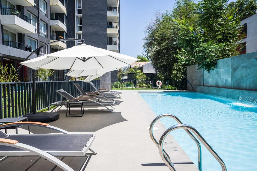 Modern 2BR Oasis in Las Condes Prime Urban Stay - 4