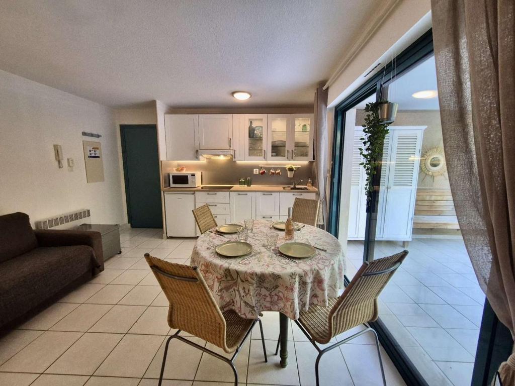 Appartement T3 Climatisé avec Jardin Privatif - Proche Plages et Commerces à Cavalaire-sur-Mer - FR-1-226B-32 - 4