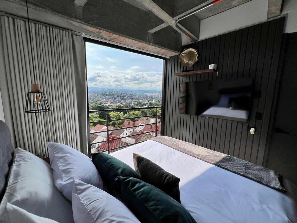 Suite tipo loft de lujo cerca al aeropuerto con AC - 2