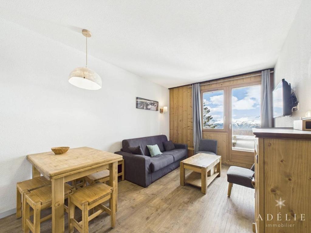 Bel Appartement Rénové avec Balcon - Ski aux Pieds, 5 Pers., Près des Commerces - FR-1-398-547 - 1