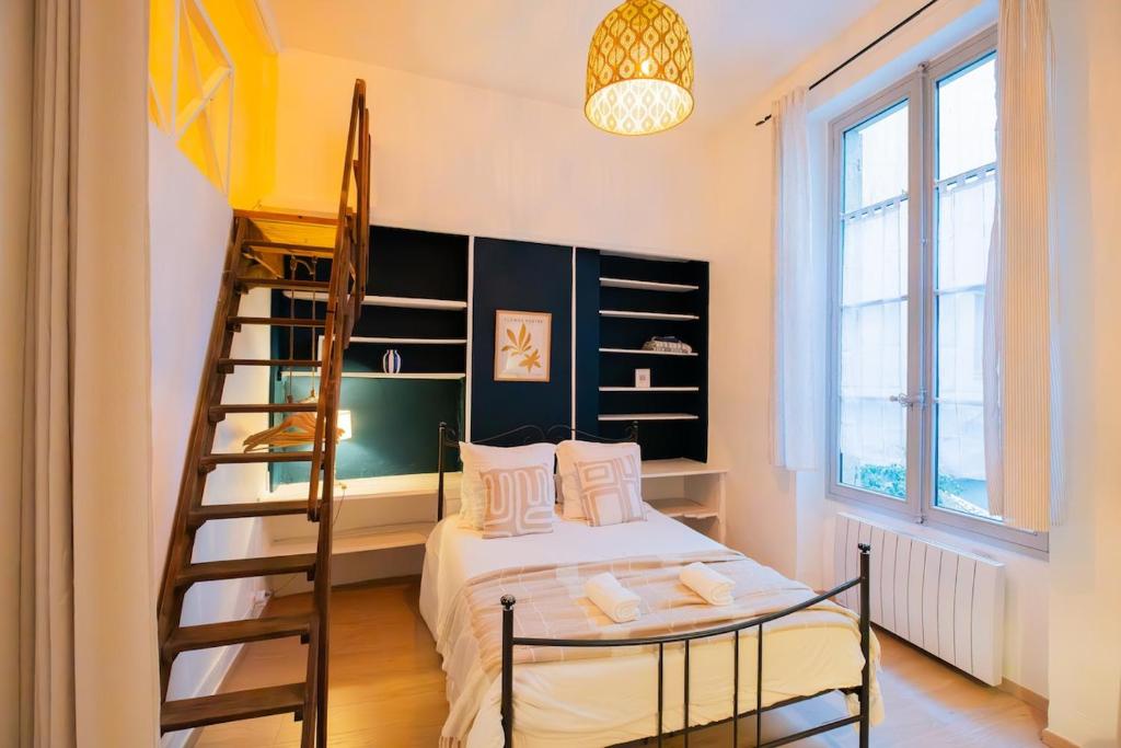 Cosy Traditional Old Stone Townhouse in Bastide - 3