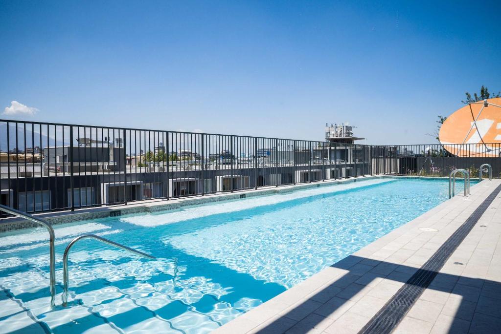 Urban Retreat Quiet & Modern 2BR in Providencia - 3