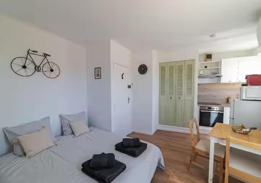 Escapade à deux en Provence, Adresse calme, centre à pied, Wifi, Climatisation et Parking gratuit à 50m - 3