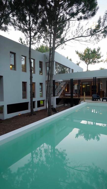 Casa con pileta cerca del mar en Costa Esmeralda - 1