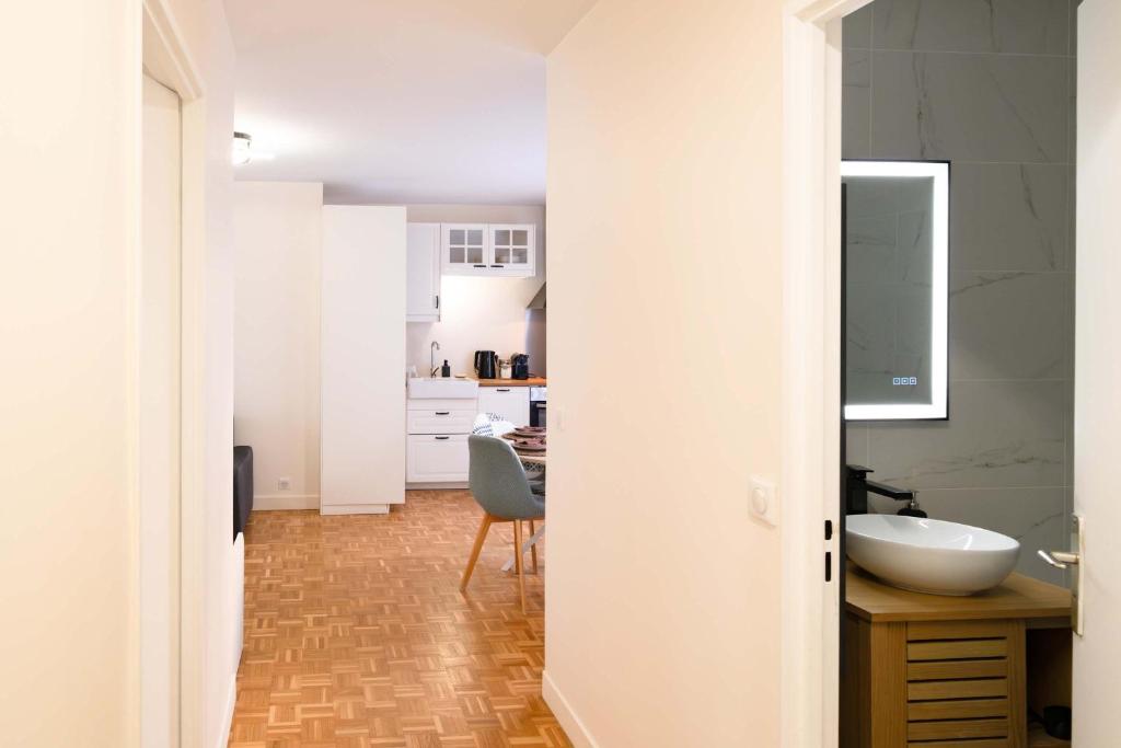 Modern Flat with Balcony Opera & Saint-Lazare - 4