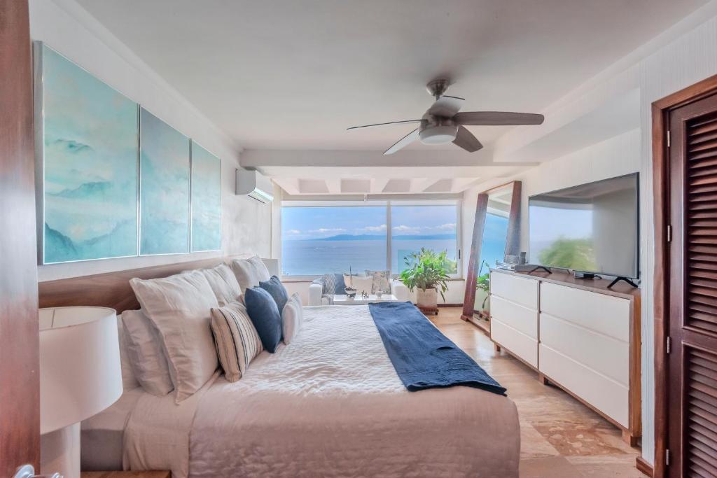 Private Beach Front with a Spectacular View - 5