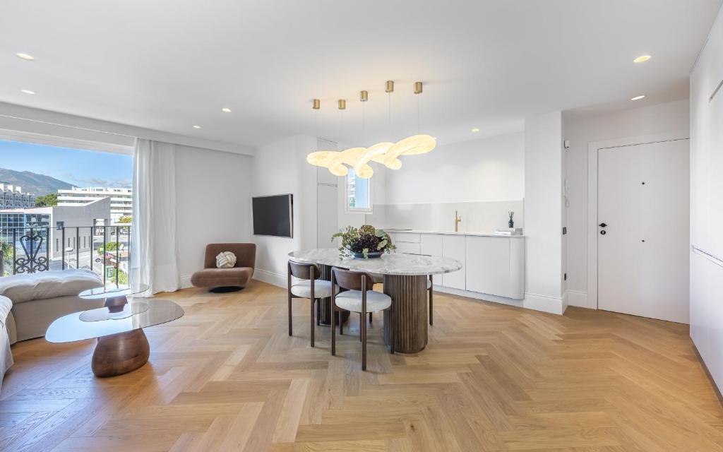Luminoso apartamento en pleno Puerto Banús - 1