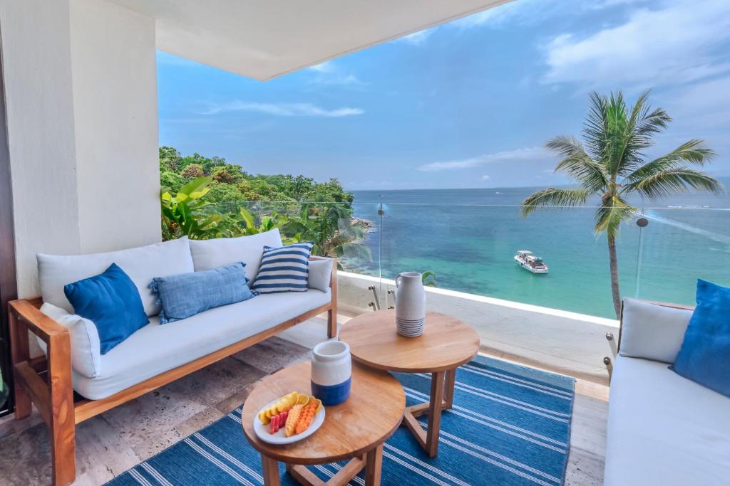 Lovely 3-bedroom beach front serviced apartment - 1