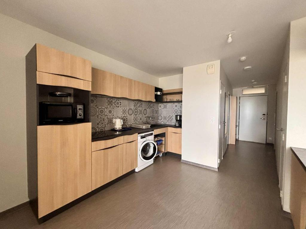 Appartement PMR avec balcon, piscine, parking et plage à La Tranche-sur-Mer - FR-1-194-229 - 5