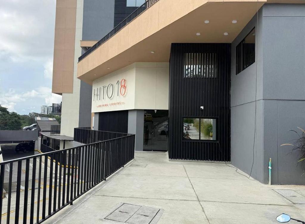 Cozy 1BR Condo for 4 with Parking, Wi-Fi, Laundry - 5