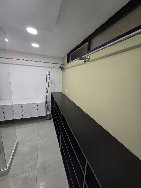 Modern Apt in Poblado with Private Terrace & Gym - 3