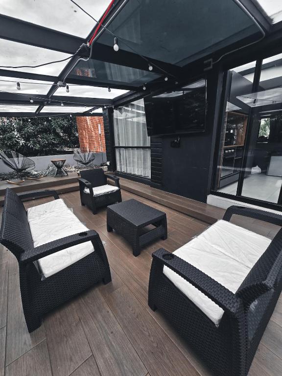 Modern Apt in Poblado with Private Terrace & Gym - 5