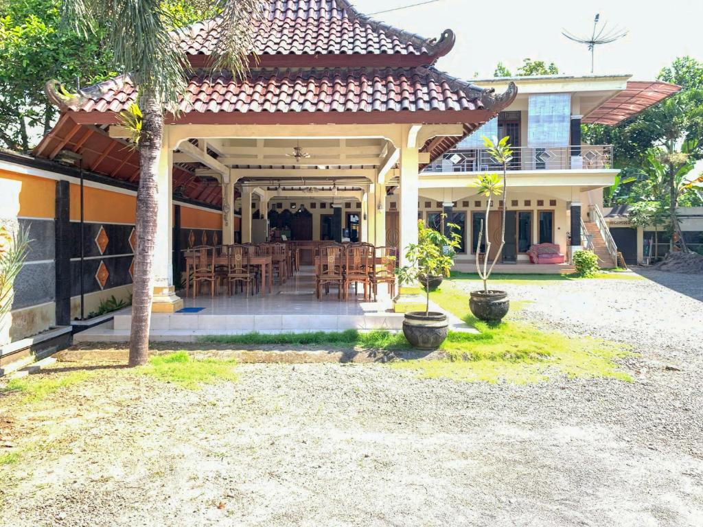 ミリク キタ マゲラン ホテル (Milik Kita Magelang Hotel) エントランス