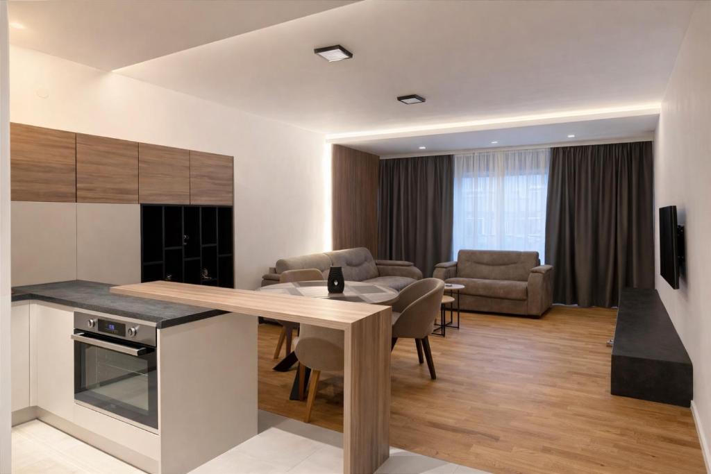 Leo Lux 3 - 4